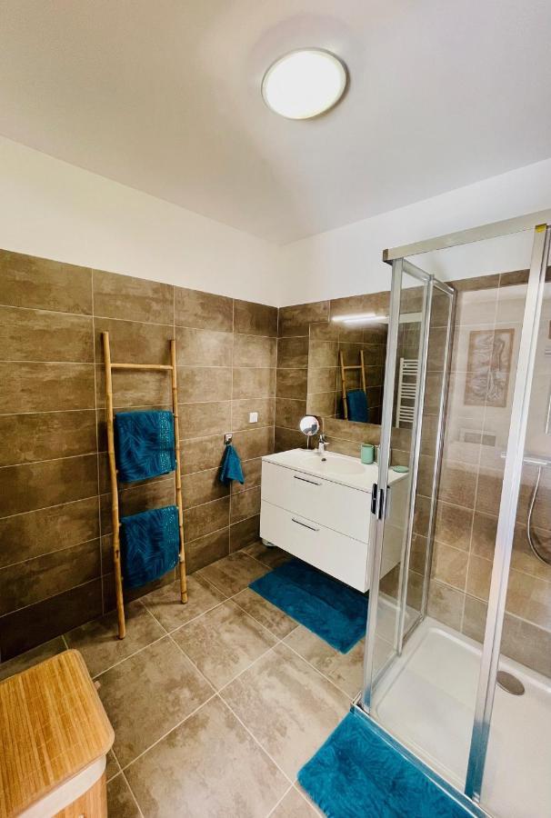 Ajaccio T2 Grand Standing Neuf - Centre Et Plages - 4 Personnes - Parking Privé *